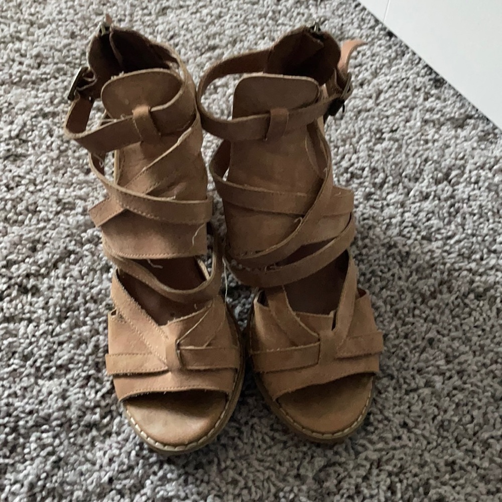 Women’s heel sandals